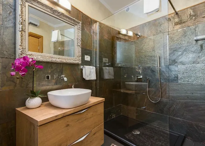Luxury Luce
