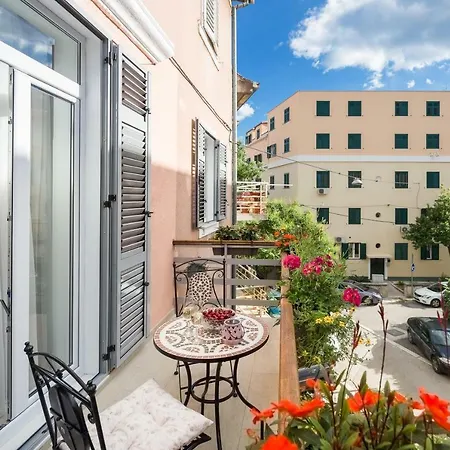 Apartment Luxury Luce