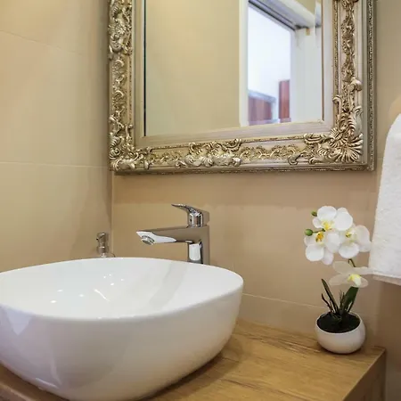 Luxury Luce Apartment