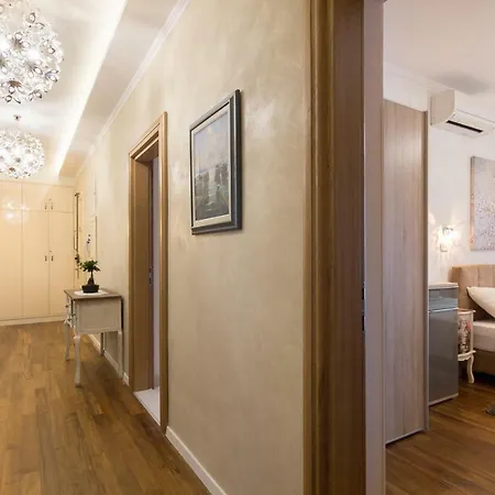 Luxury Luce Apartment